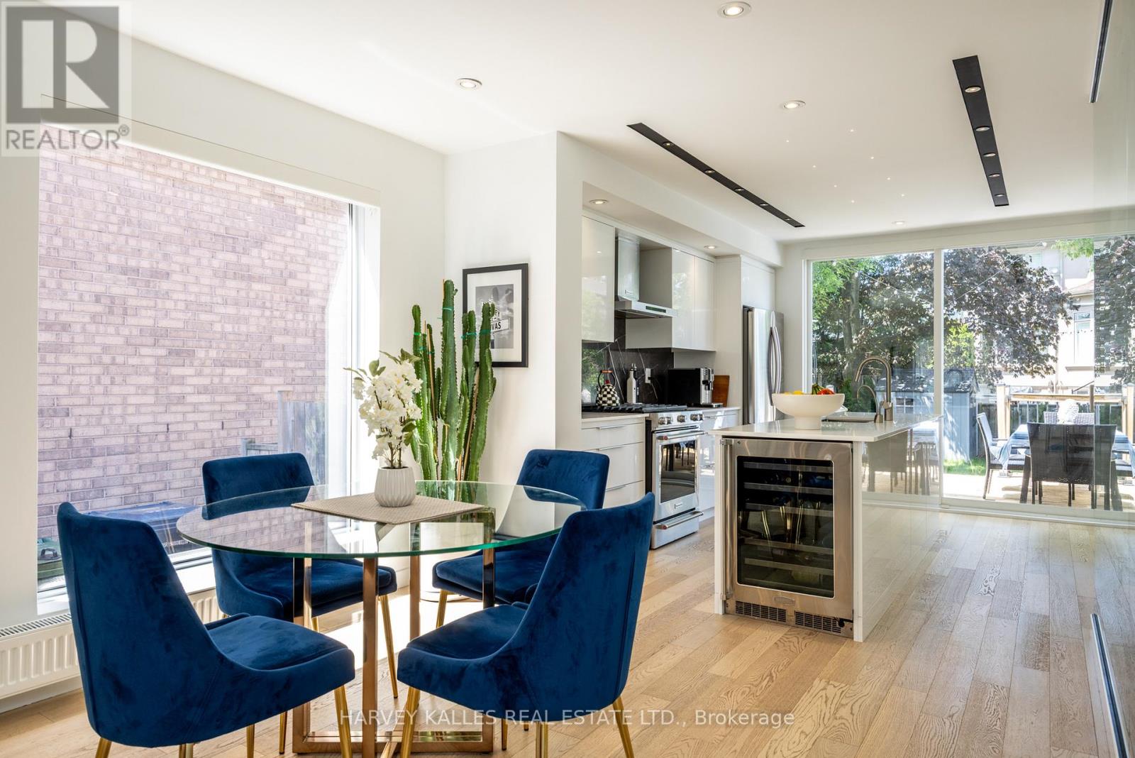 380 Old Orchard Grove, Toronto (Bedford Park-Nortown), Ontario  M5M 2E9 - Photo 6 - C12214948