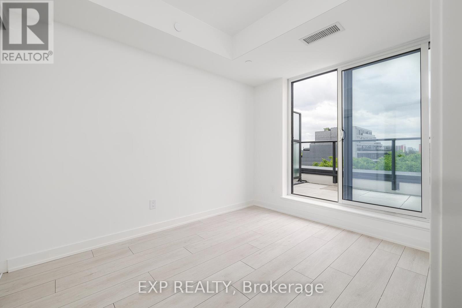 609 - 5 Lakeview Avenue, Toronto, Ontario  M6J 0H3 - Photo 10 - C12214951