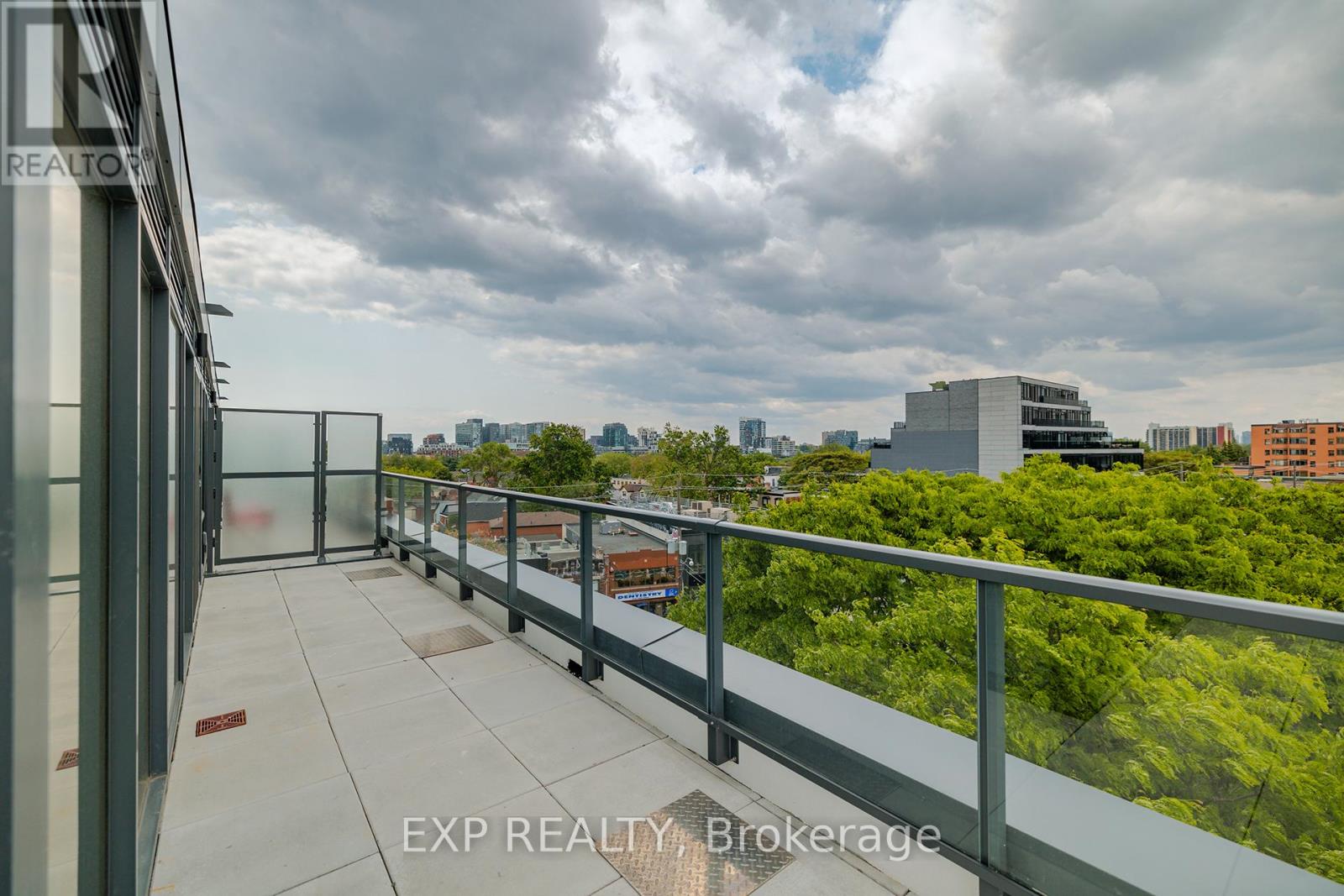 609 - 5 Lakeview Avenue, Toronto, Ontario  M6J 0H3 - Photo 3 - C12214951