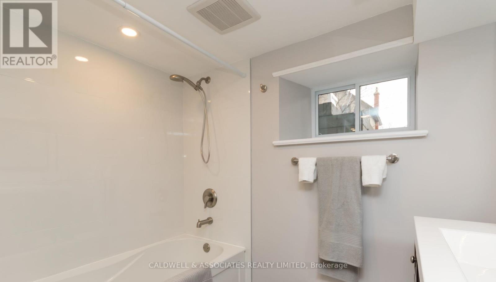 56 Queen Victoria Street, Ottawa, Ontario  K1M 1S7 - Photo 35 - X12214854