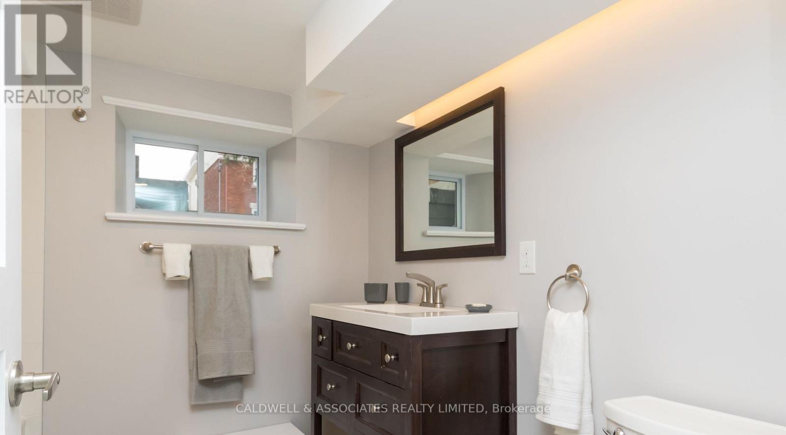 56 Queen Victoria Street, Ottawa, Ontario  K1M 1S7 - Photo 34 - X12214854