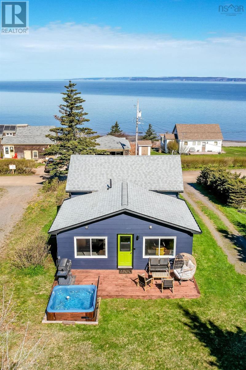 20 Cove Road, Halls Harbour, Nova Scotia