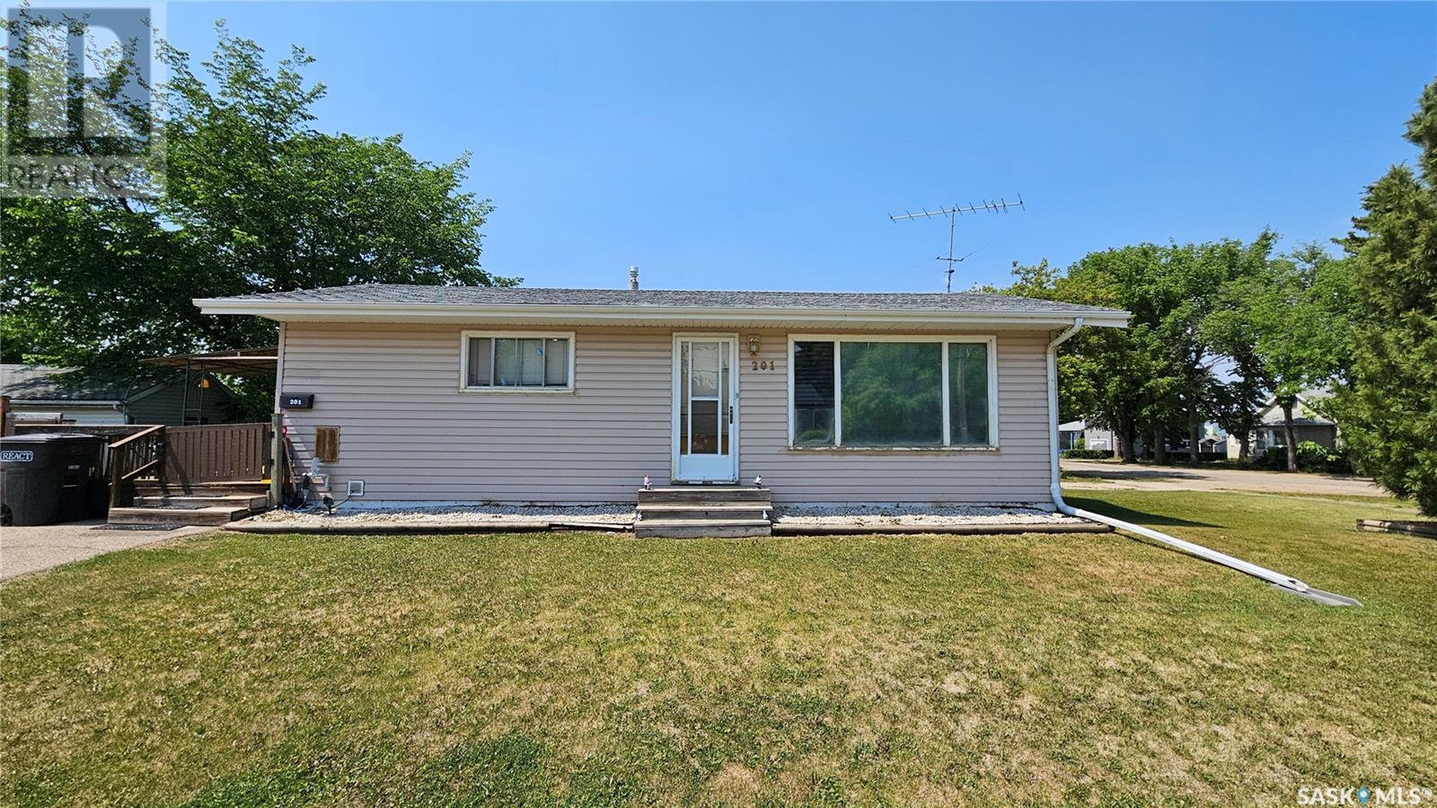 201 3rd STREET S, wakaw, Saskatchewan