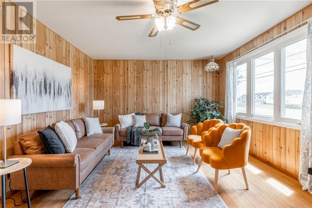 Property at 646 Notre Dame Avenue image 2