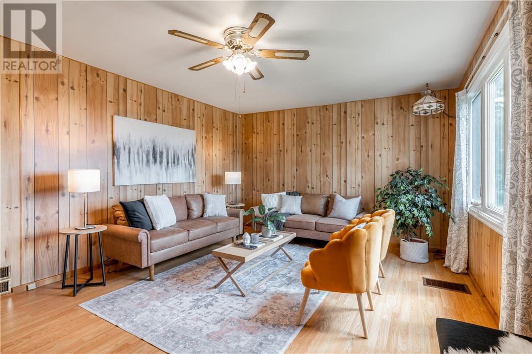 Property at 646 Notre Dame Avenue image 3