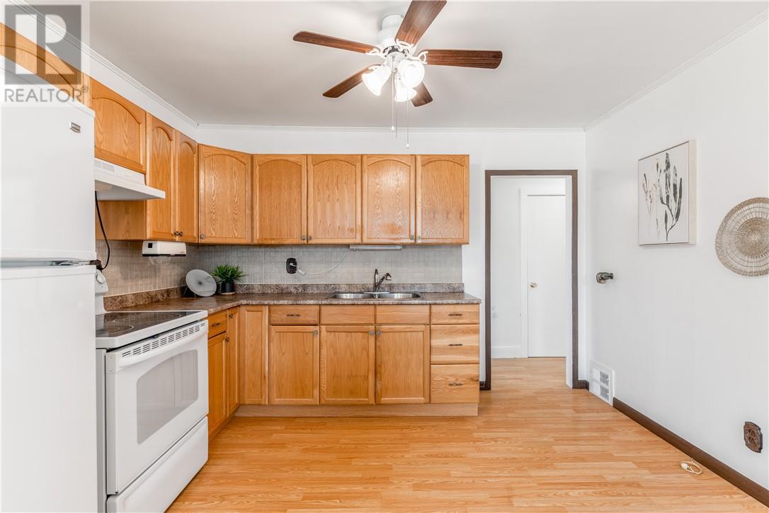 Property at 646 Notre Dame Avenue image 5