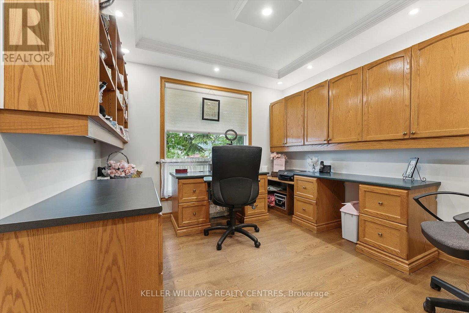 9 Thompson Drive, East Gwillimbury, Ontario  L9N 1L8 - Photo 10 - N12214896