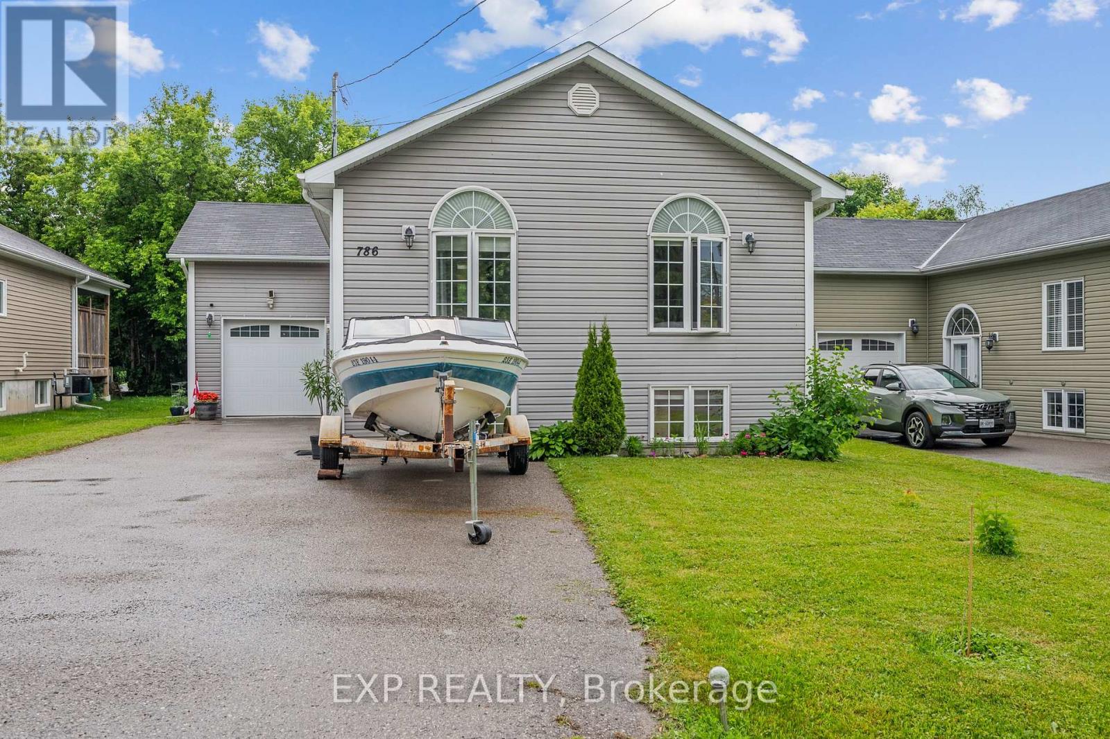 786 Churchill Lane, Georgina (Historic Lakeshore Communities), Ontario  L0E 1S0 - Photo 2 - N12214915