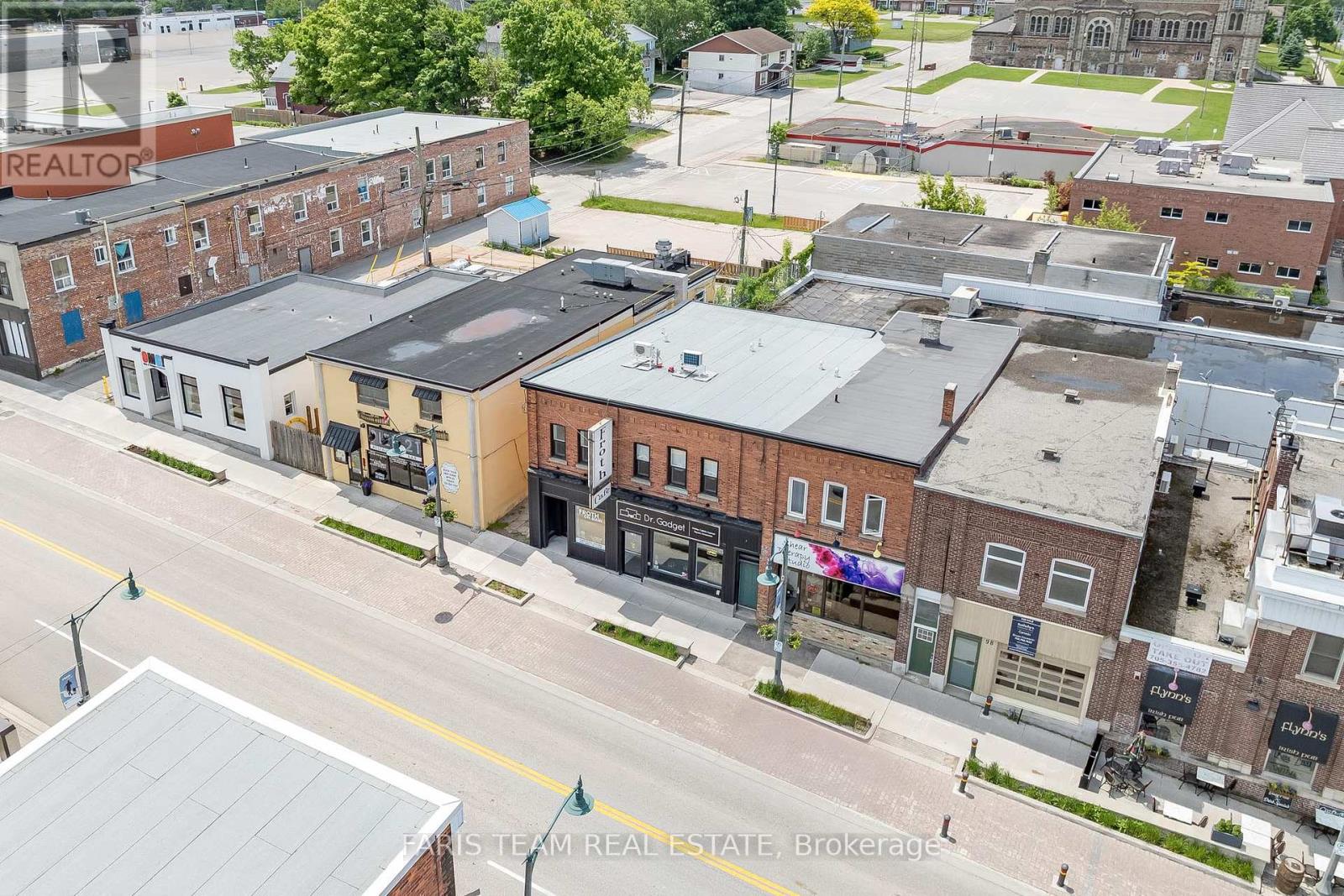 102 MAIN STREET, Penetanguishene, Ontario