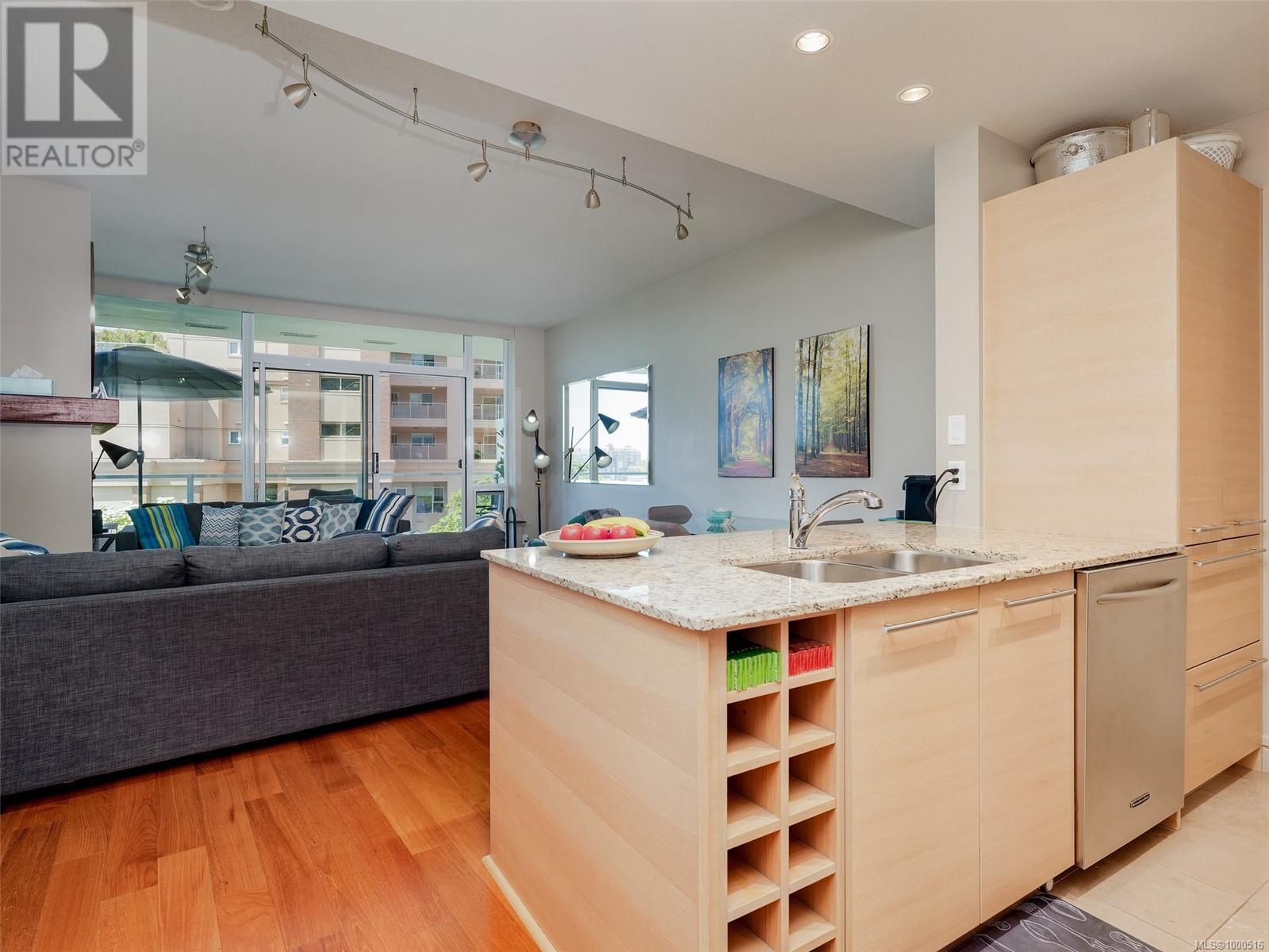 205 68 Songhees Rd, Victoria, British Columbia  V9A 0A3 - Photo 12 - 1000516