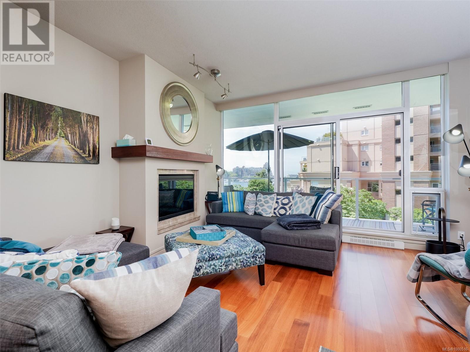 205 68 Songhees Rd, Victoria, British Columbia  V9A 0A3 - Photo 3 - 1000516
