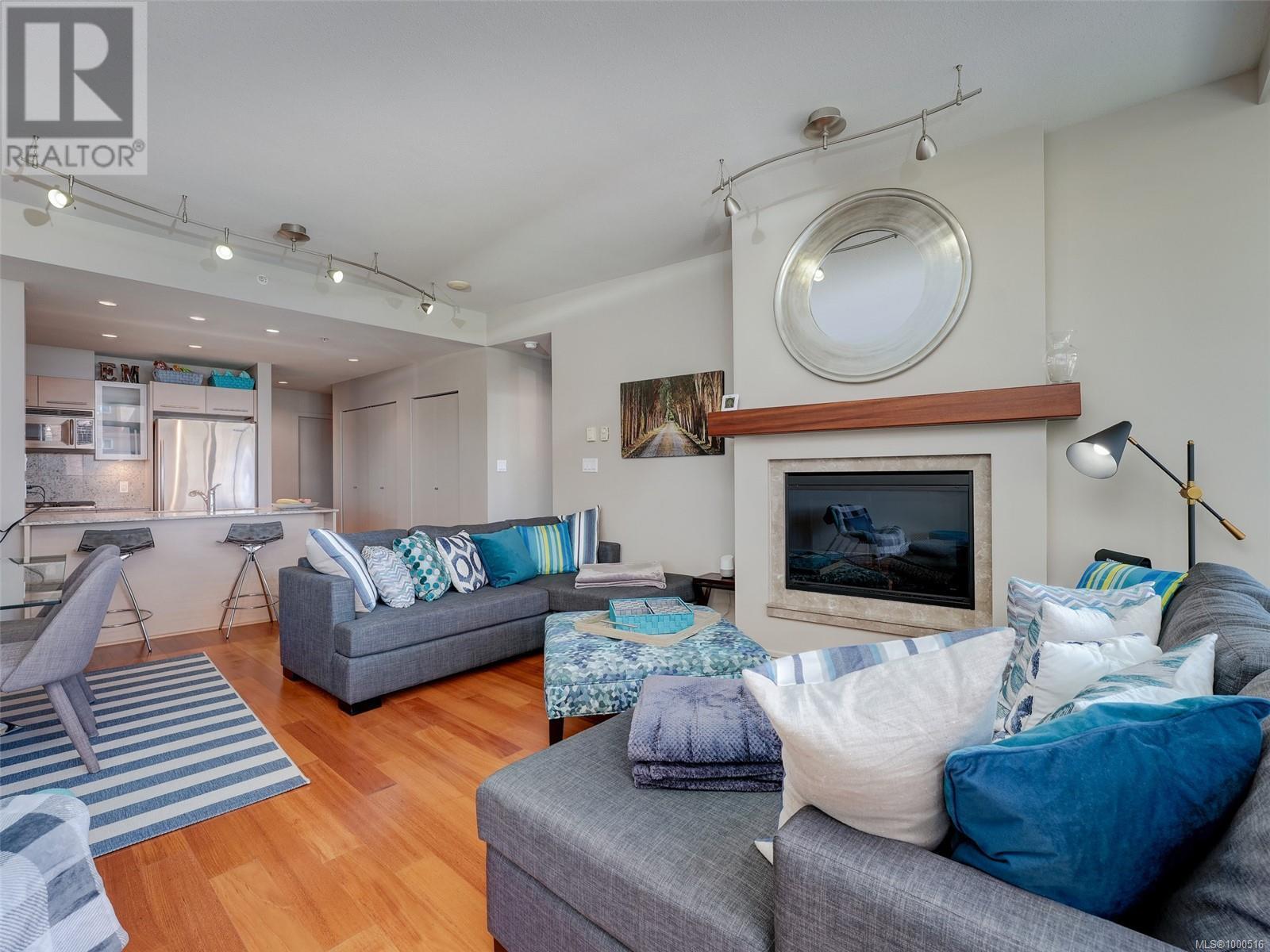 205 68 Songhees Rd, Victoria, British Columbia  V9A 0A3 - Photo 4 - 1000516