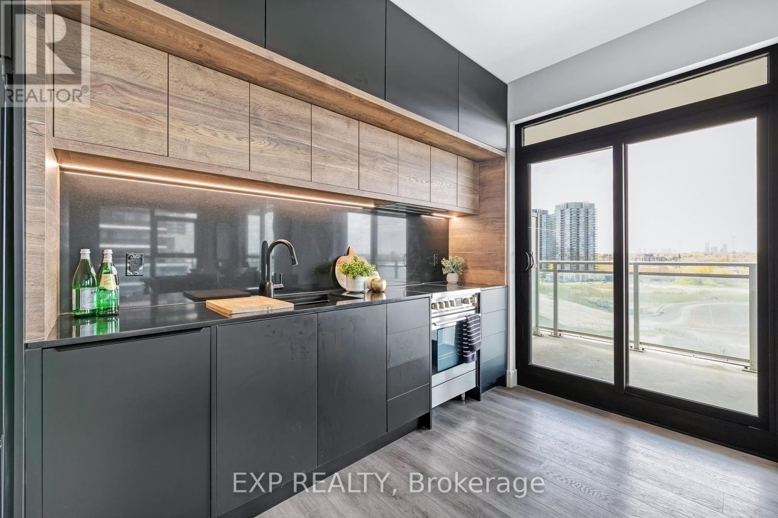 904 - 33 Shore Breeze Drive, Toronto (Mimico), Ontario  M8V 1A1 - Photo 4 - W12214908
