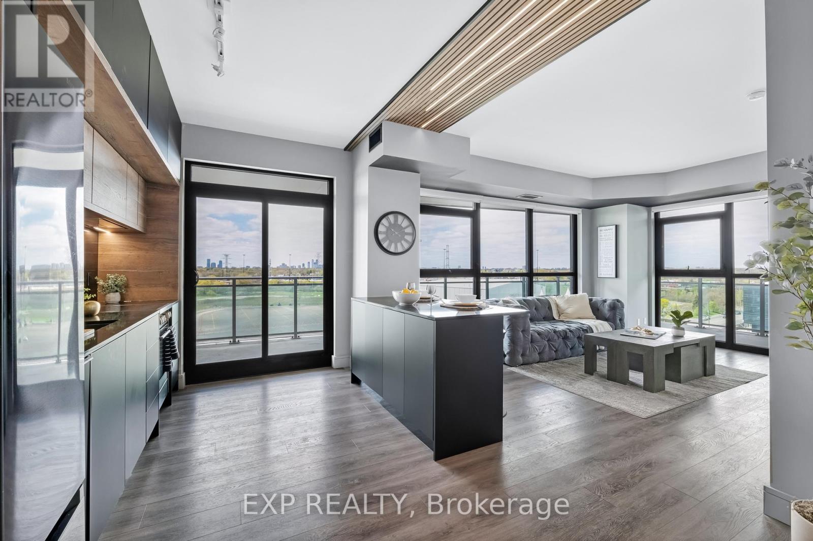 904 - 33 Shore Breeze Drive, Toronto (Mimico), Ontario  M8V 1A1 - Photo 6 - W12214908