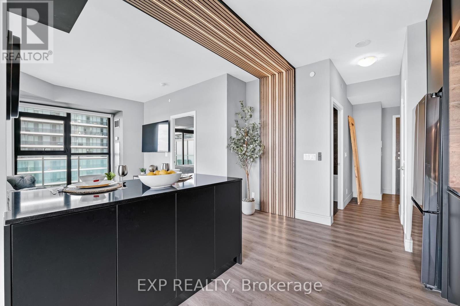 904 - 33 Shore Breeze Drive, Toronto (Mimico), Ontario  M8V 1A1 - Photo 7 - W12214908