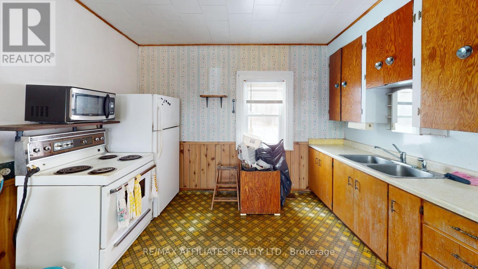 1390 Struthers Road, Frontenac (Frontenac Centre), Ontario  K0H 1T0 - Photo 7 - X12077258