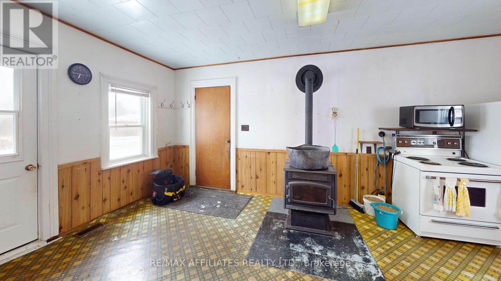 1390 Struthers Road, Frontenac (Frontenac Centre), Ontario  K0H 1T0 - Photo 8 - X12077258