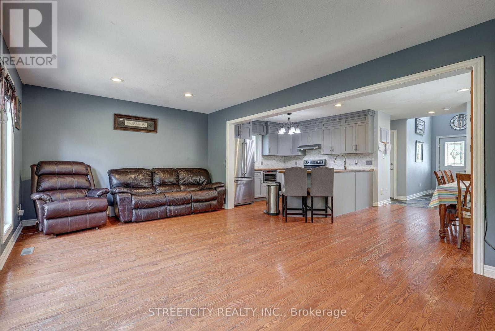 Photo 15 of 50 for 61 Meadowvale Drive