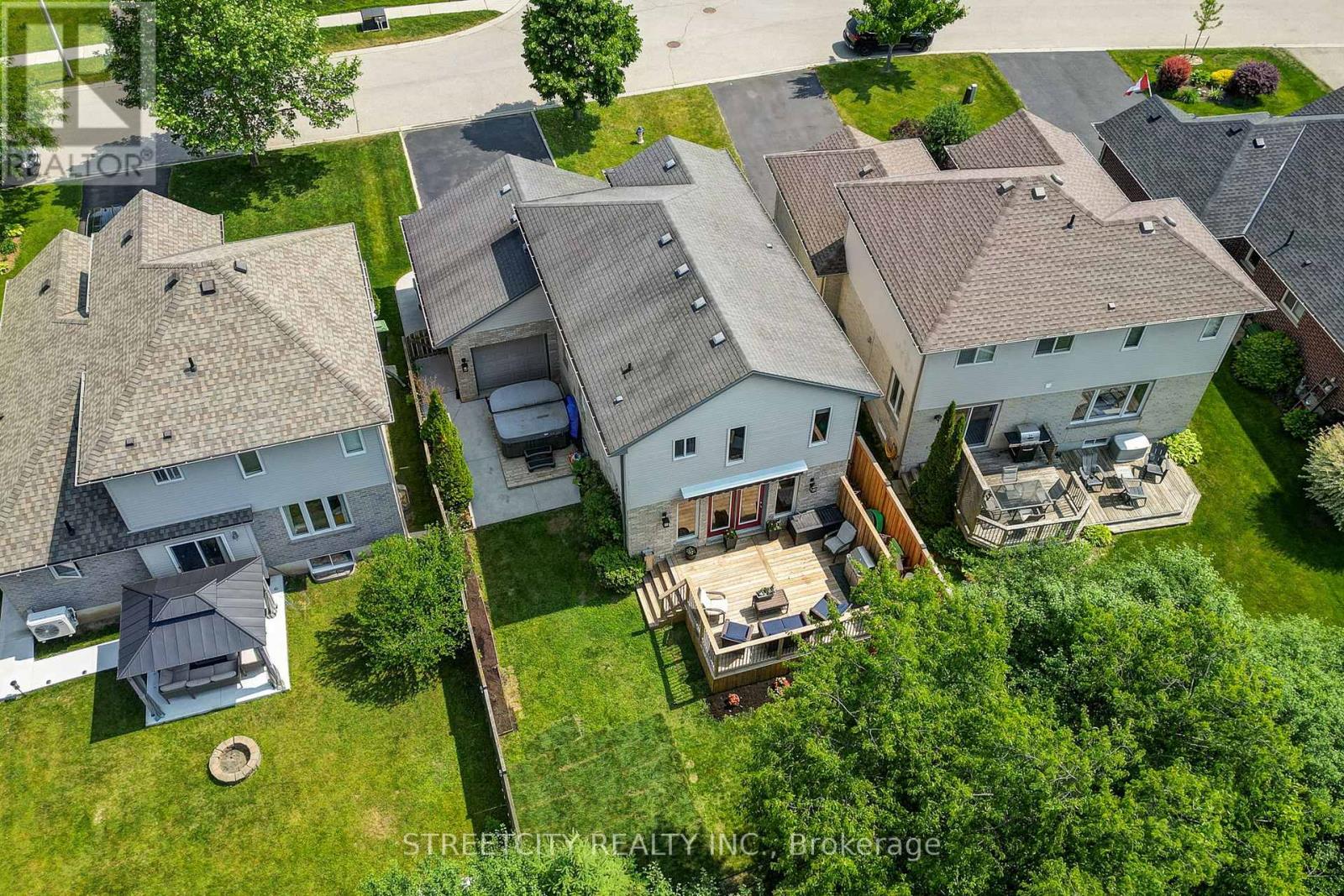 Photo 3 of 50 for 61 Meadowvale Drive
