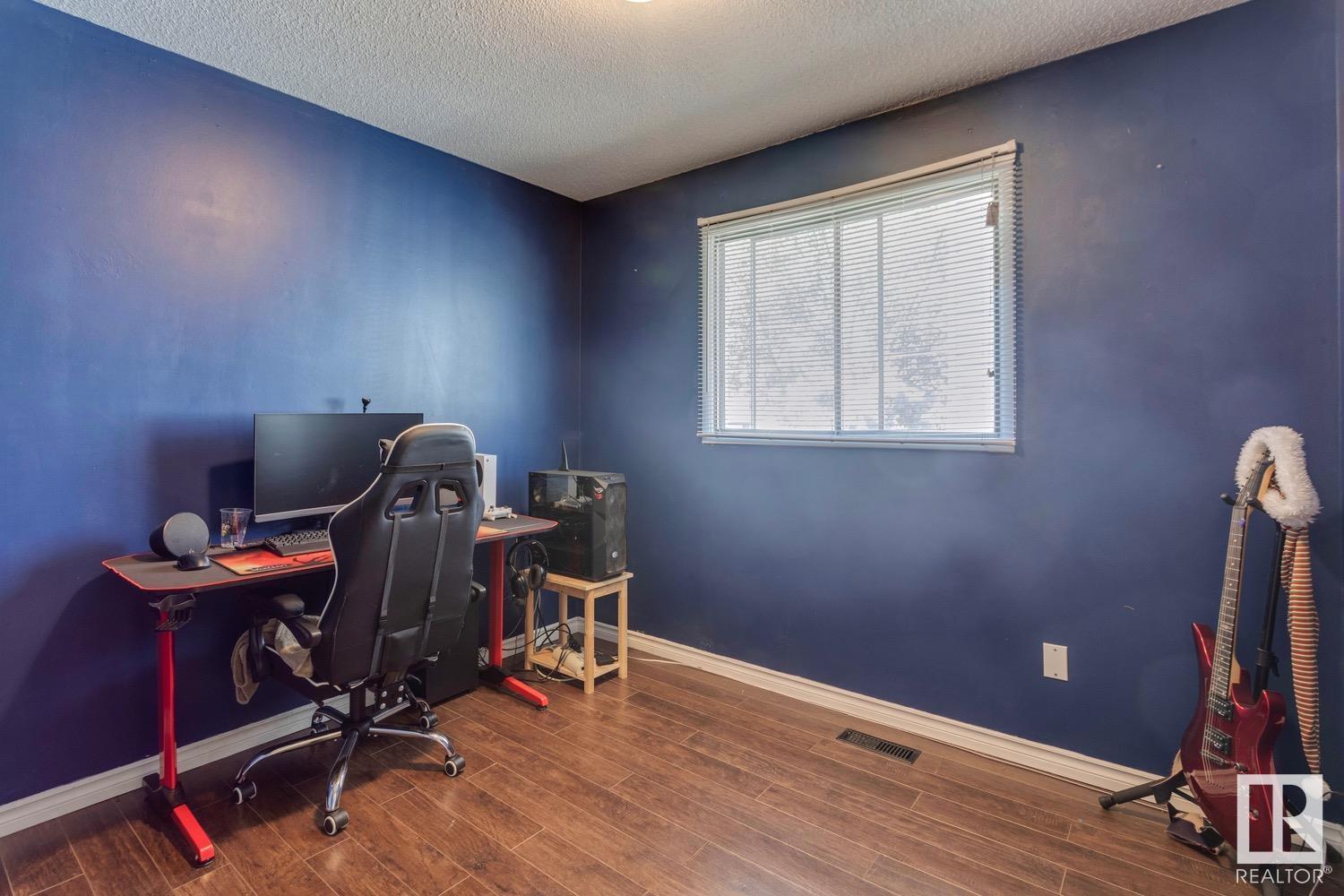 Property at 10212-10214 79 ST NW image 4