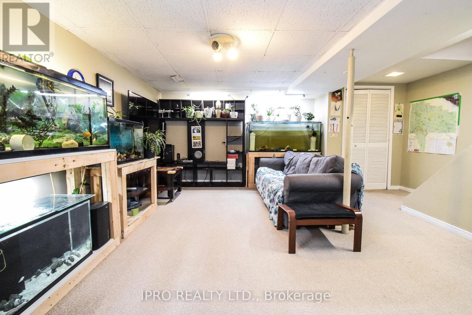 45 Brackencrest Road, St. Catharines, Ontario  L2P 3K7 - Photo 22 - X12214960