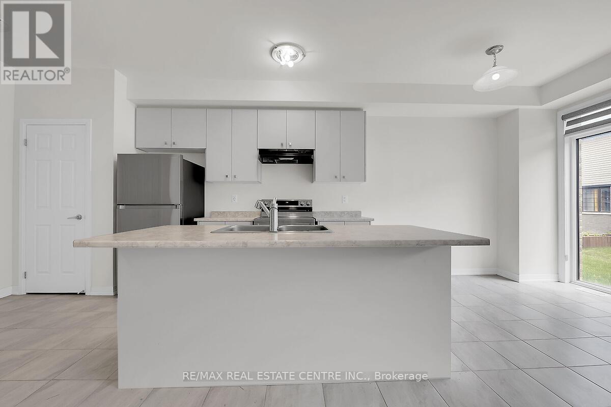 101 Selection Heights, Thorold, Ontario  L2V 0N7 - Photo 12 - X12214962