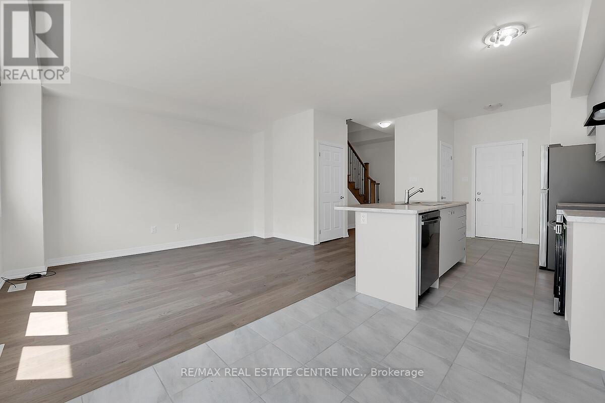 101 Selection Heights, Thorold, Ontario  L2V 0N7 - Photo 19 - X12214962
