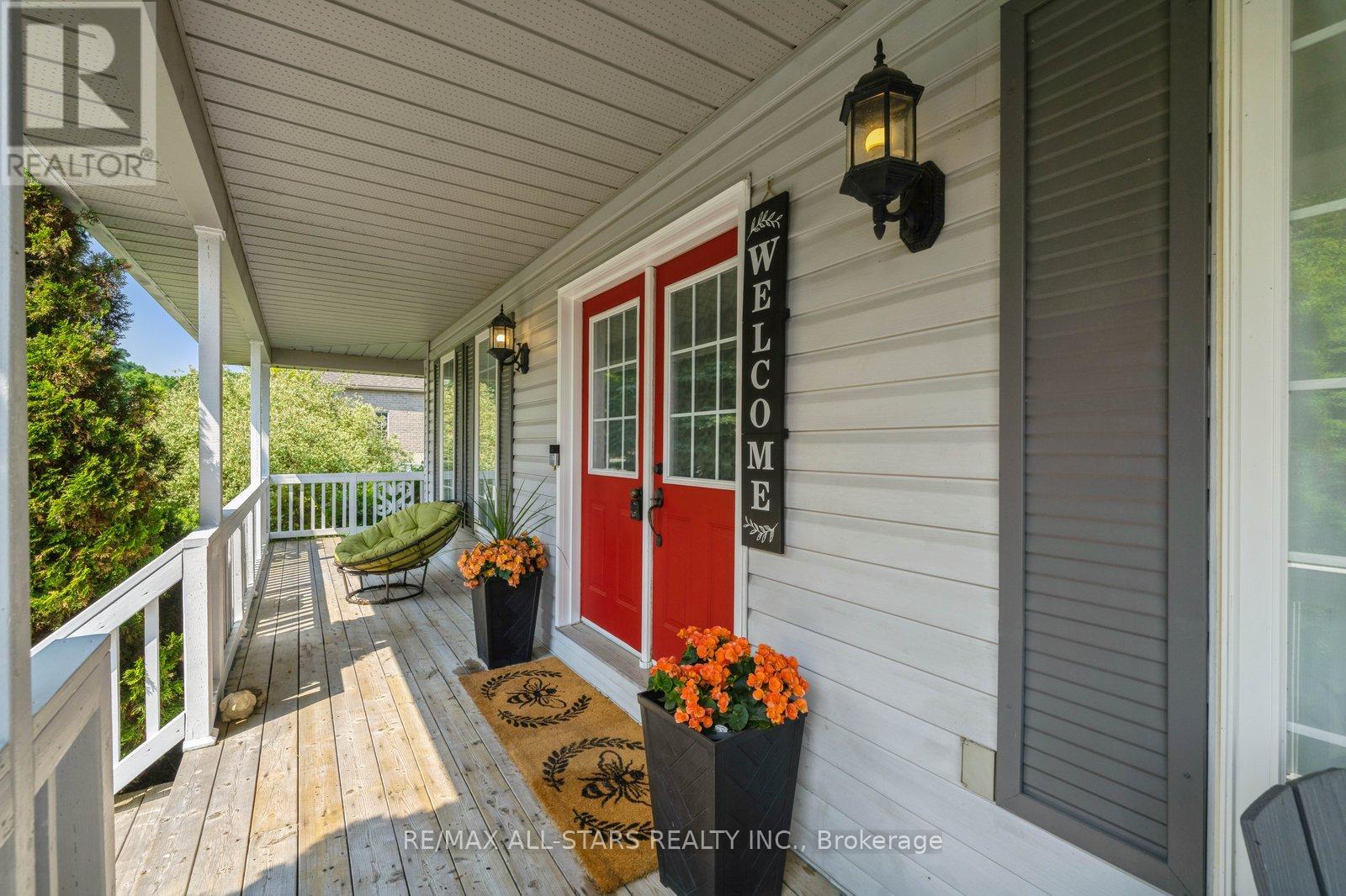 20 Mcfadden Drive, Springwater, Ontario  L0L 1V0 - Photo 2 - S12080873