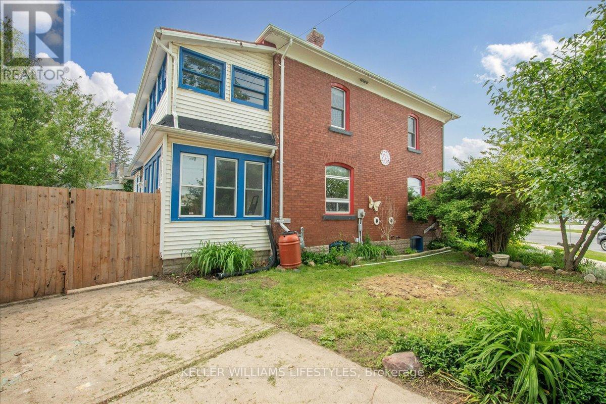 9 Main Street S, Lambton Shores, Ontario  N0N 1J0 - Photo 37 - X12206889