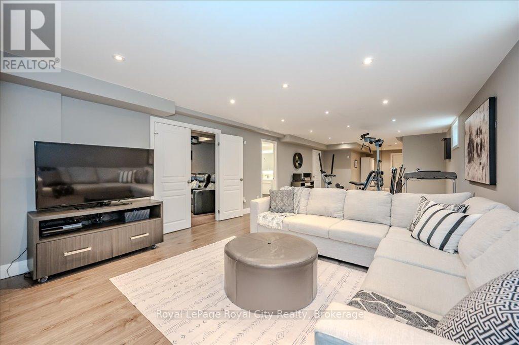 16 Hall Avenue, Guelph, Ontario  N1L 0B3 - Photo 40 - X12214986