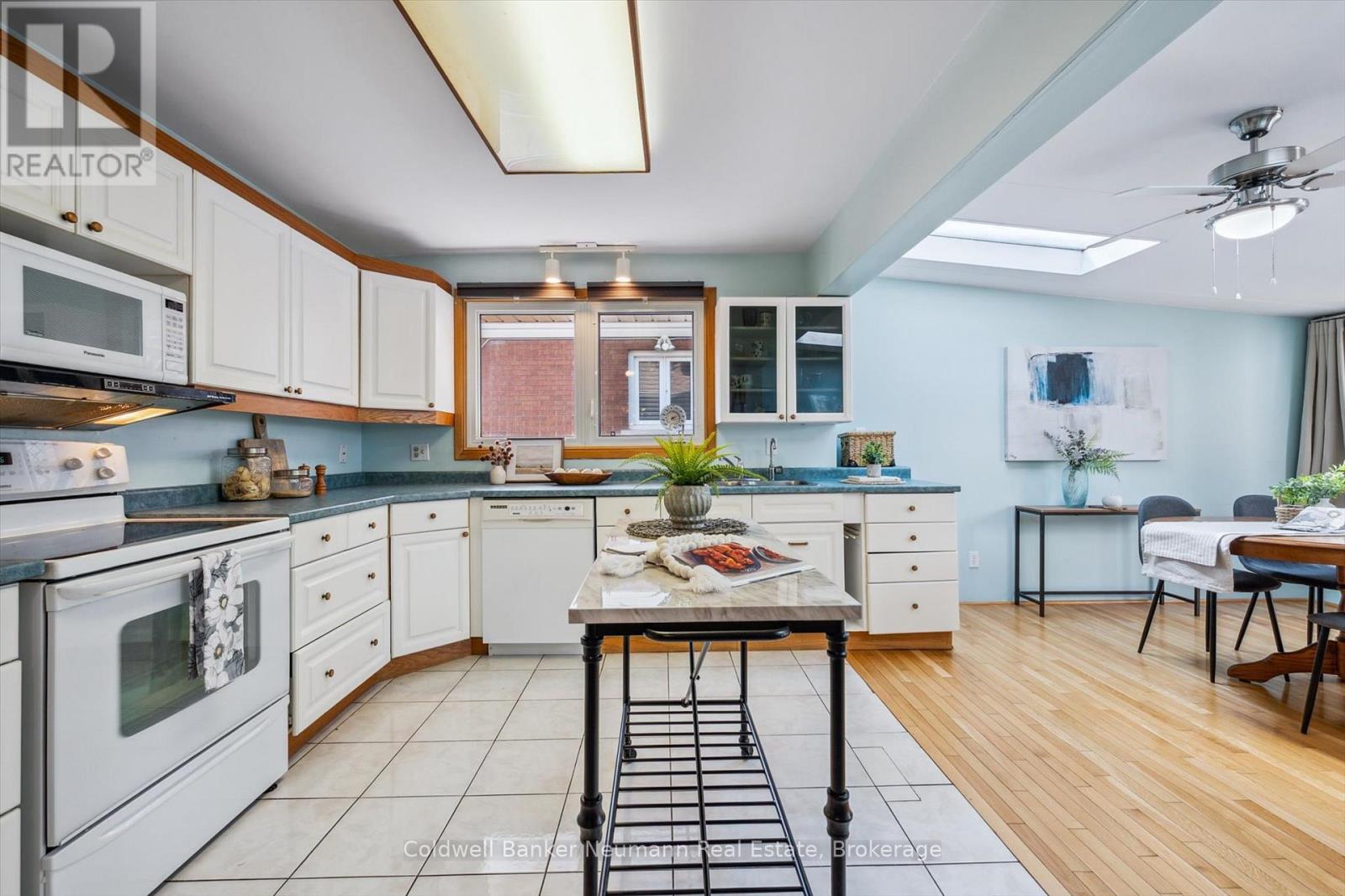 35 Rickson Avenue, Guelph, Ontario  N1G 2W9 - Photo 11 - X12215004