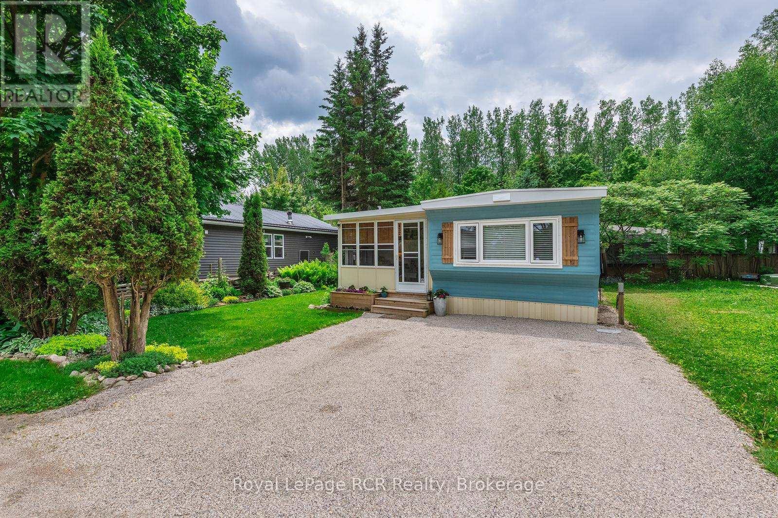 432 Pine Pass, Centre Wellington, Ontario  N1M 2W5 - Photo 2 - X12215011