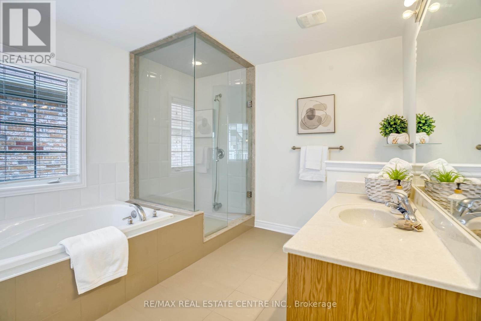 22 Jocada Court, Richmond Hill (Oak Ridges), Ontario  L4E 0Z5 - Photo 38 - N12212719