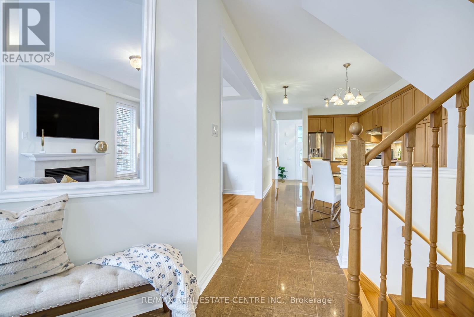 22 Jocada Court, Richmond Hill (Oak Ridges), Ontario  L4E 0Z5 - Photo 7 - N12212719