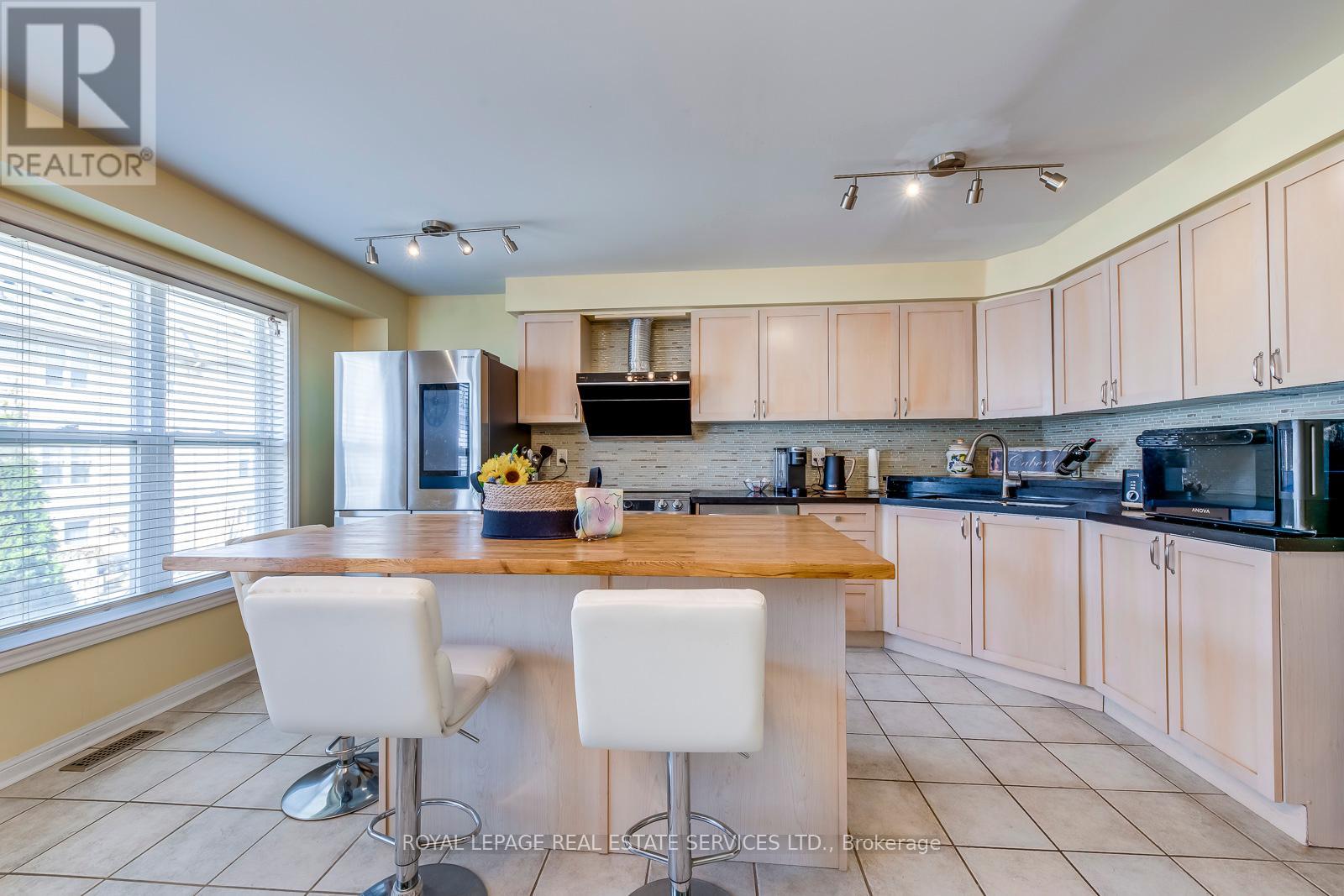 161 - 5980 Whitehorn Avenue, Mississauga, Ontario  L5V 2Y3 - Photo 7 - W12036145