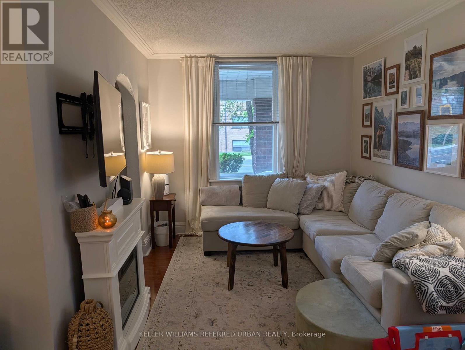 Main - 591 Jane Street, Toronto, Ontario  M6S 4A3 - Photo 4 - W12206622