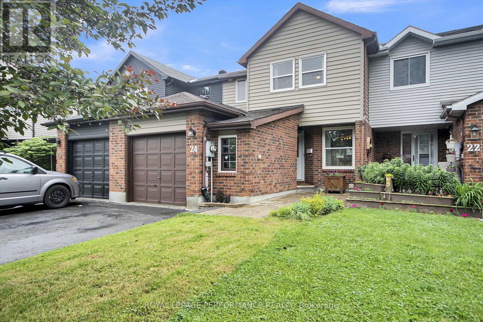 24 AYTON LANE, Ottawa, Ontario