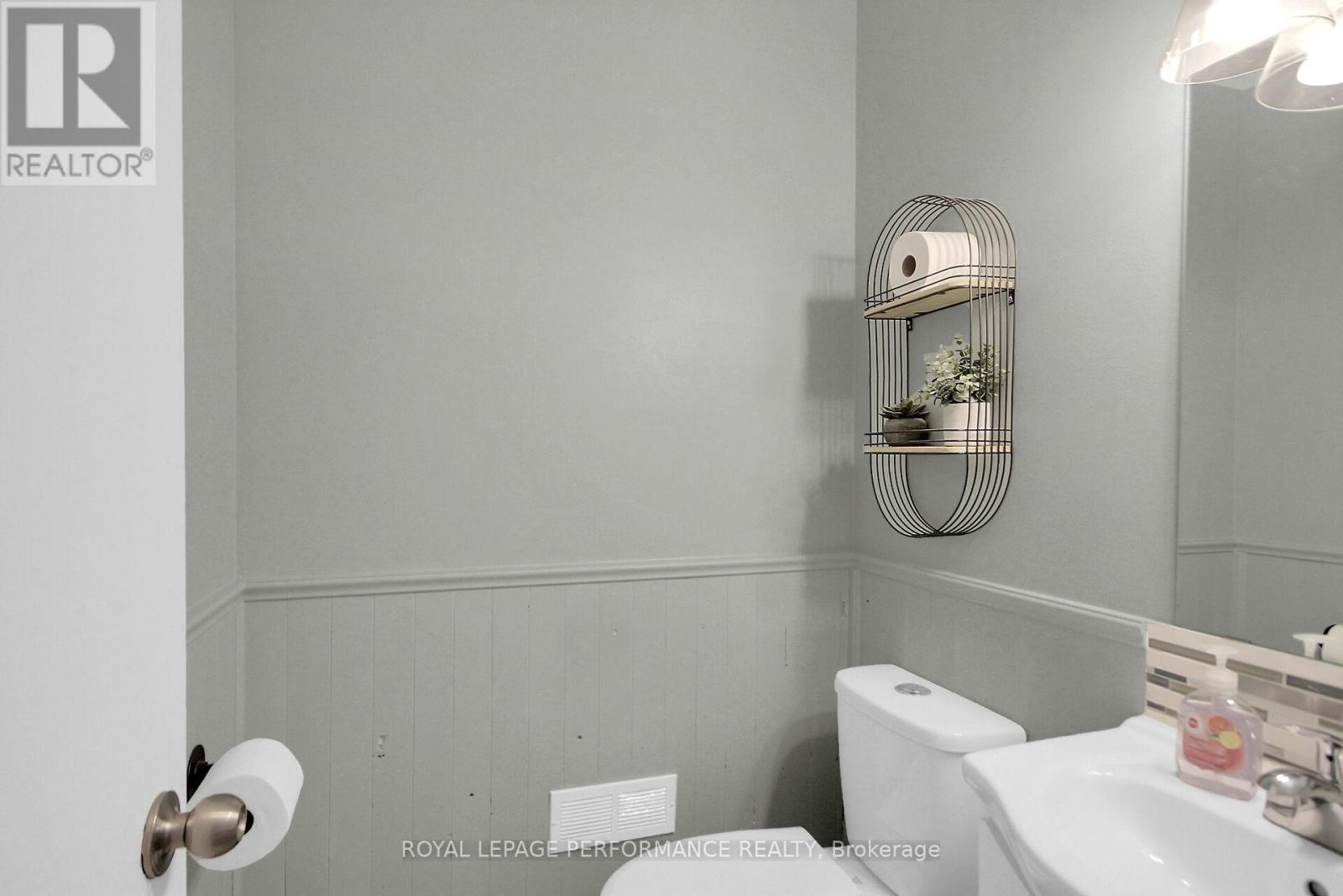 24 Ayton Lane, Ottawa, Ontario  K2K 2J5 - Photo 16 - X12215010