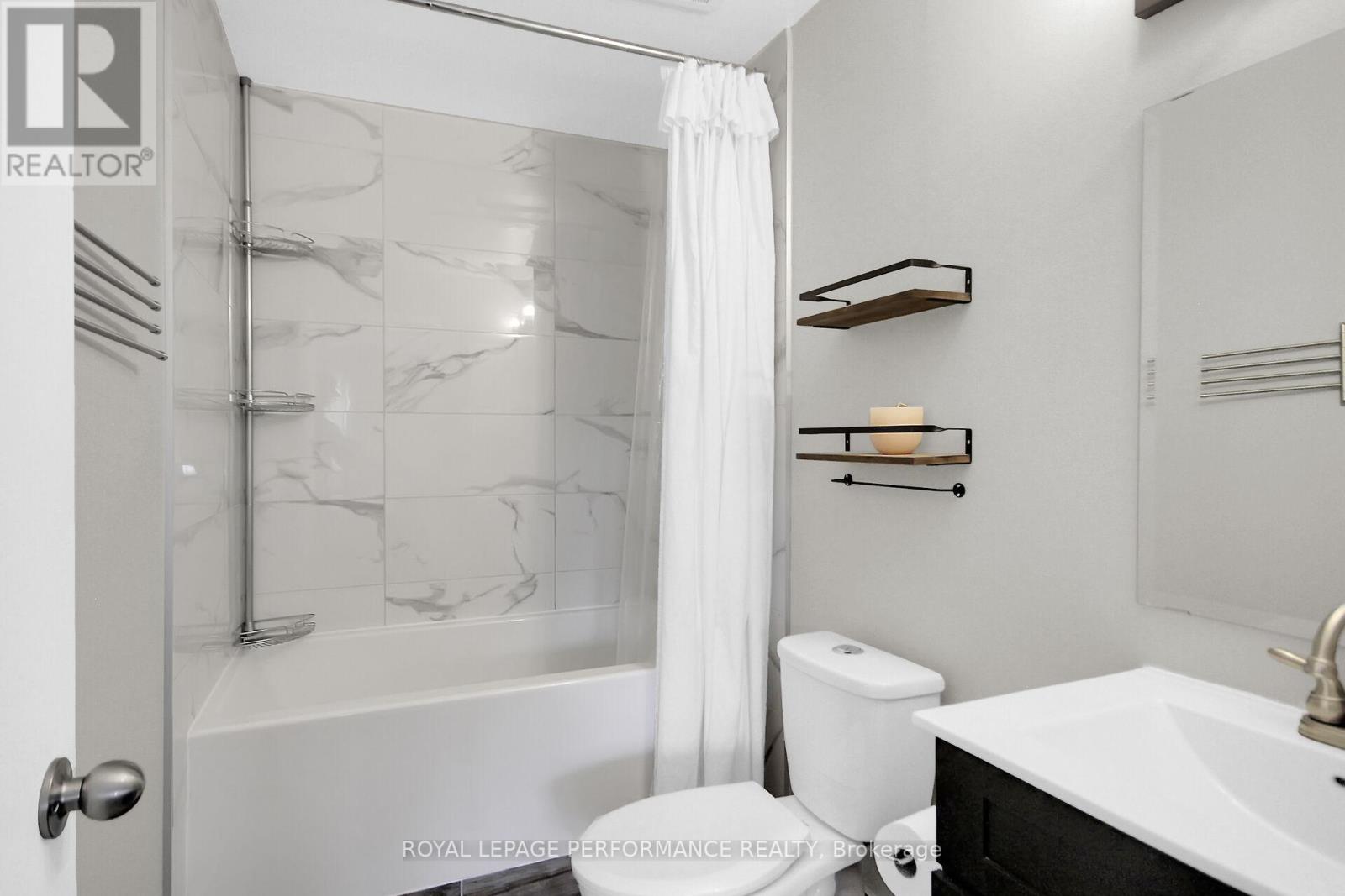 24 Ayton Lane, Ottawa, Ontario  K2K 2J5 - Photo 20 - X12215010