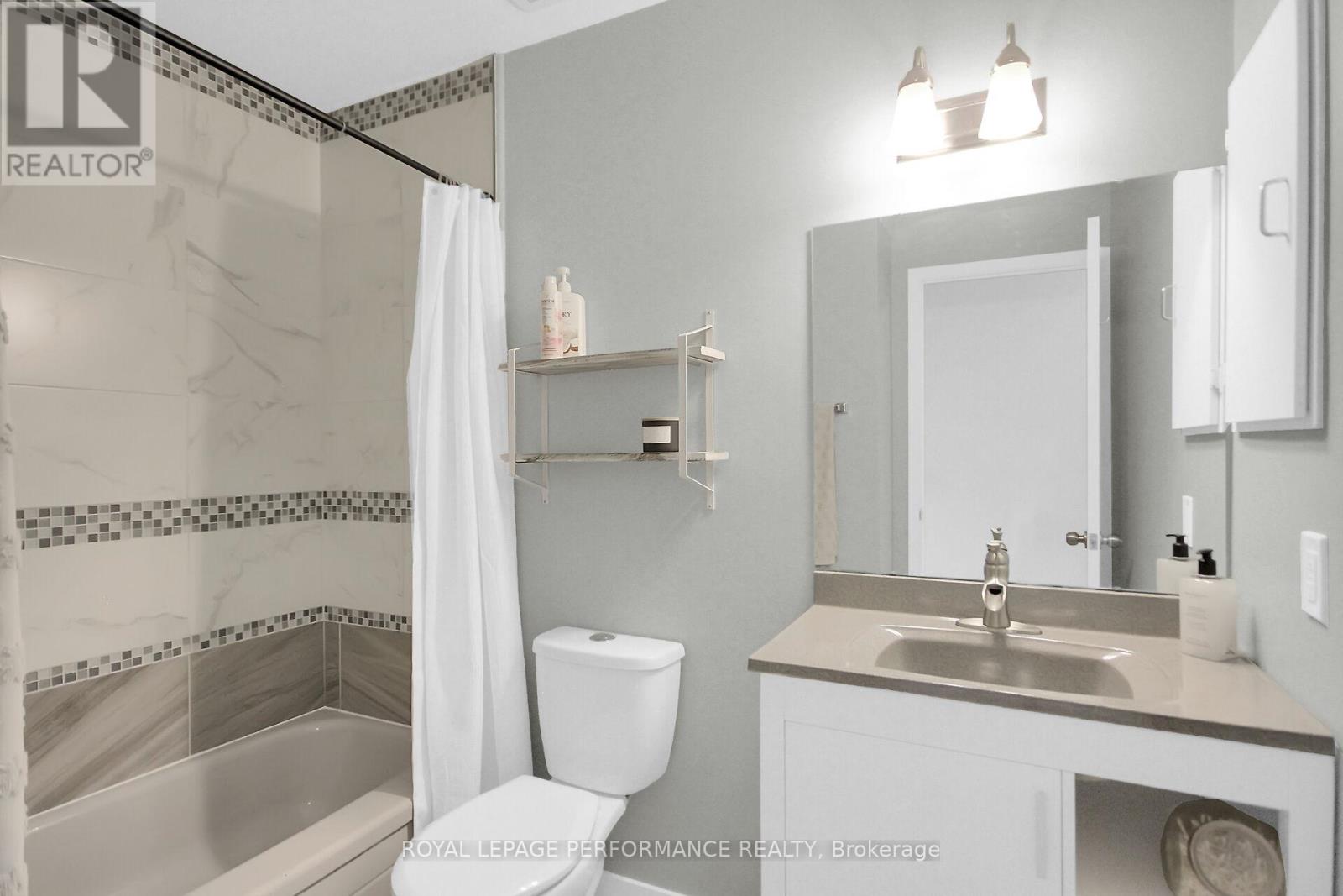 24 Ayton Lane, Ottawa, Ontario  K2K 2J5 - Photo 23 - X12215010