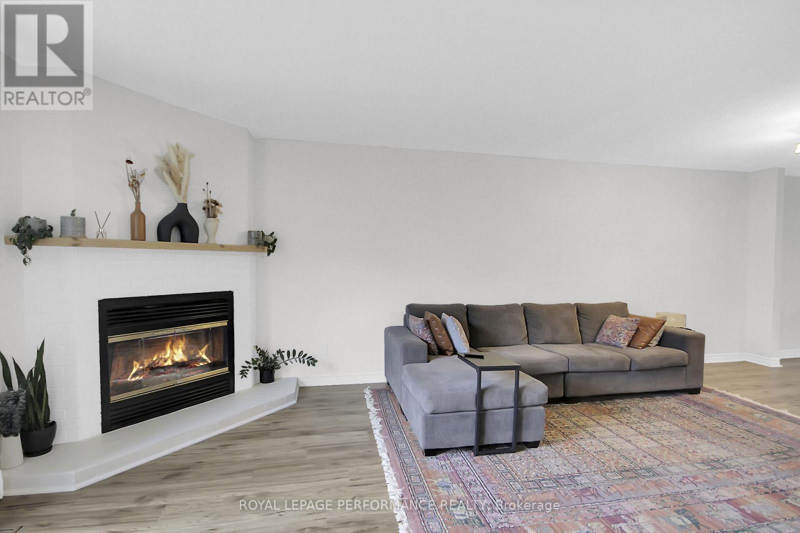 24 Ayton Lane, Ottawa, Ontario  K2K 2J5 - Photo 8 - X12215010