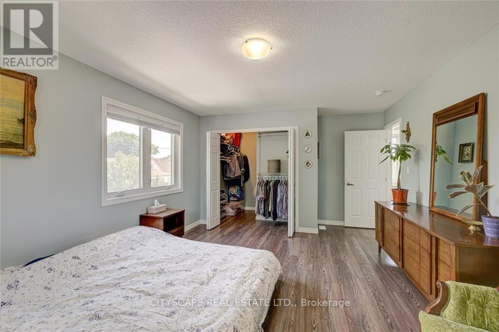 Photo 18 of 39 for 621 Glasgow Street N
