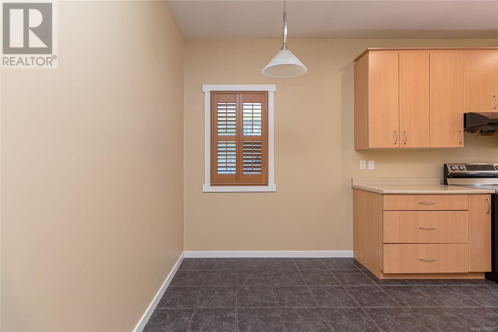 2211 Graduation Pl, Saanich, British Columbia  V8N 6N3 - Photo 17 - 1002947