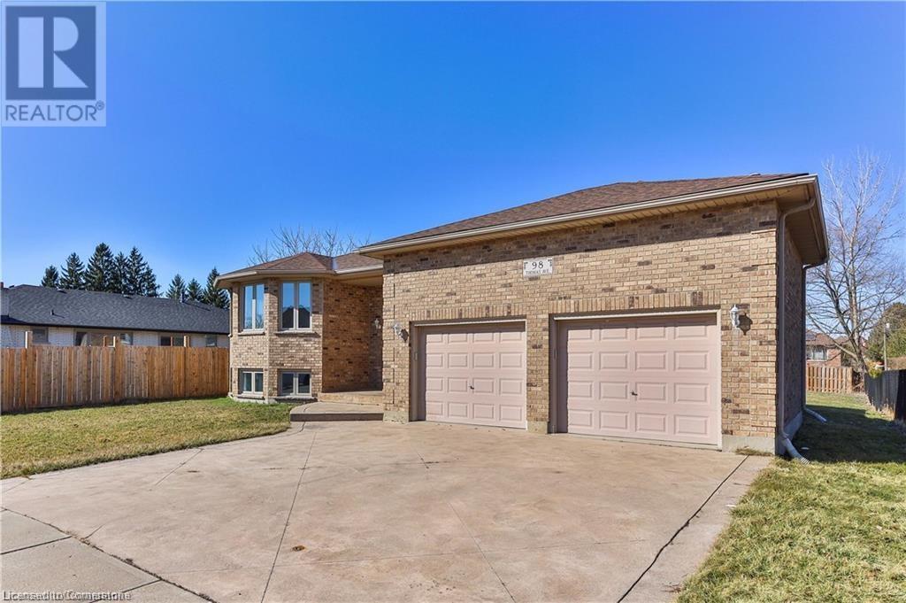 Property at 98 THOMAS Avenue image 2