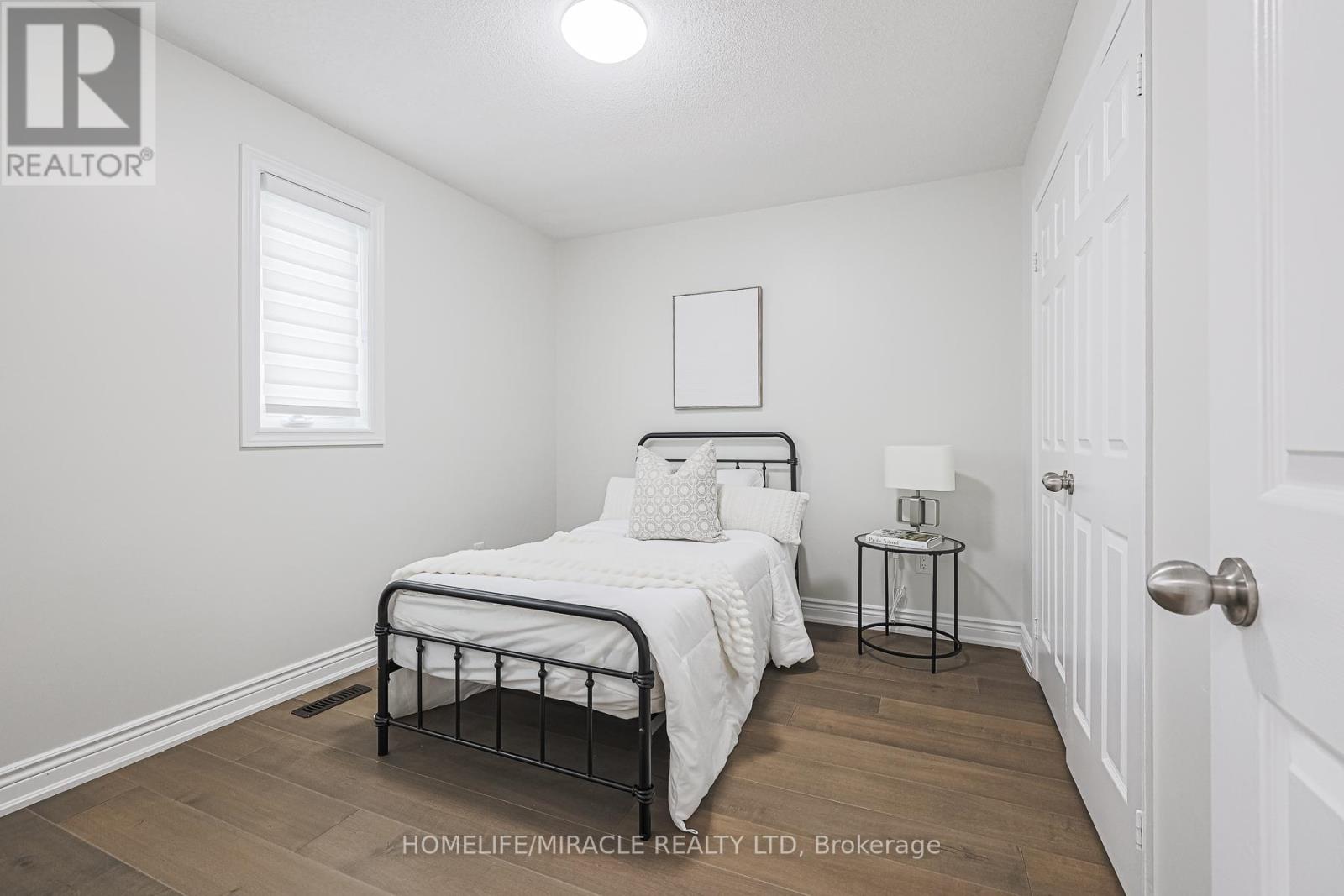 3 Hawkway Court, Brampton (Fletcher's West), Ontario  L6Y 4K7 - Photo 35 - W12212807