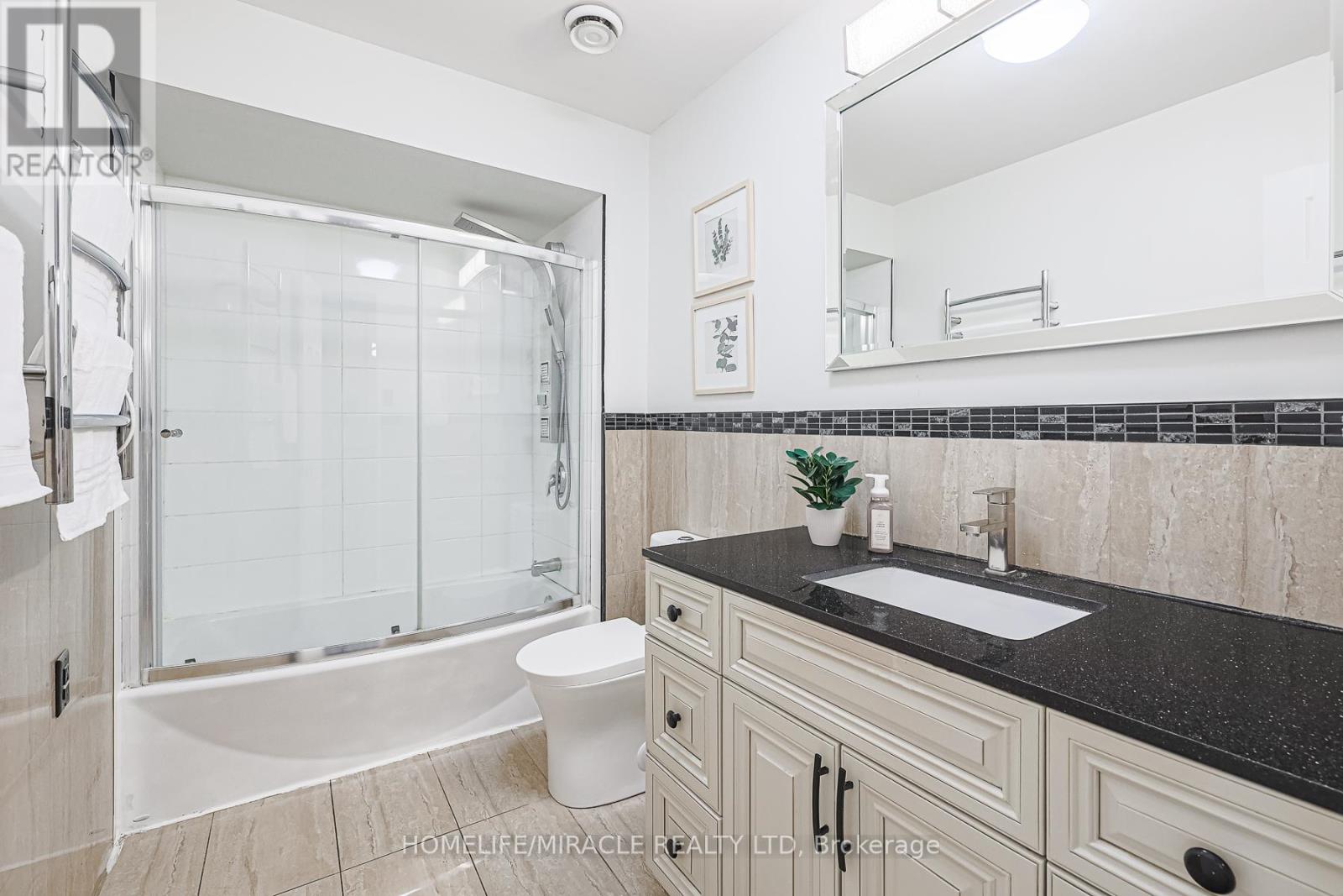 3 Hawkway Court, Brampton (Fletcher's West), Ontario  L6Y 4K7 - Photo 36 - W12212807