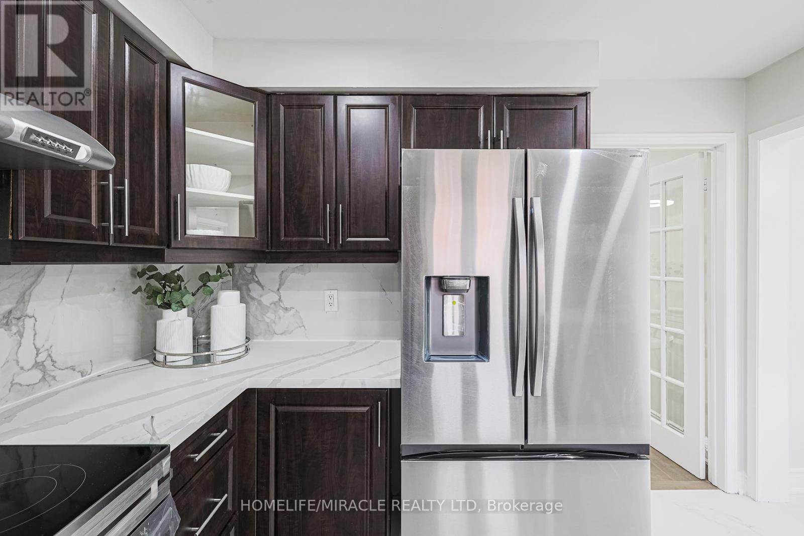 3 Hawkway Court, Brampton (Fletcher's West), Ontario  L6Y 4K7 - Photo 17 - W12212807