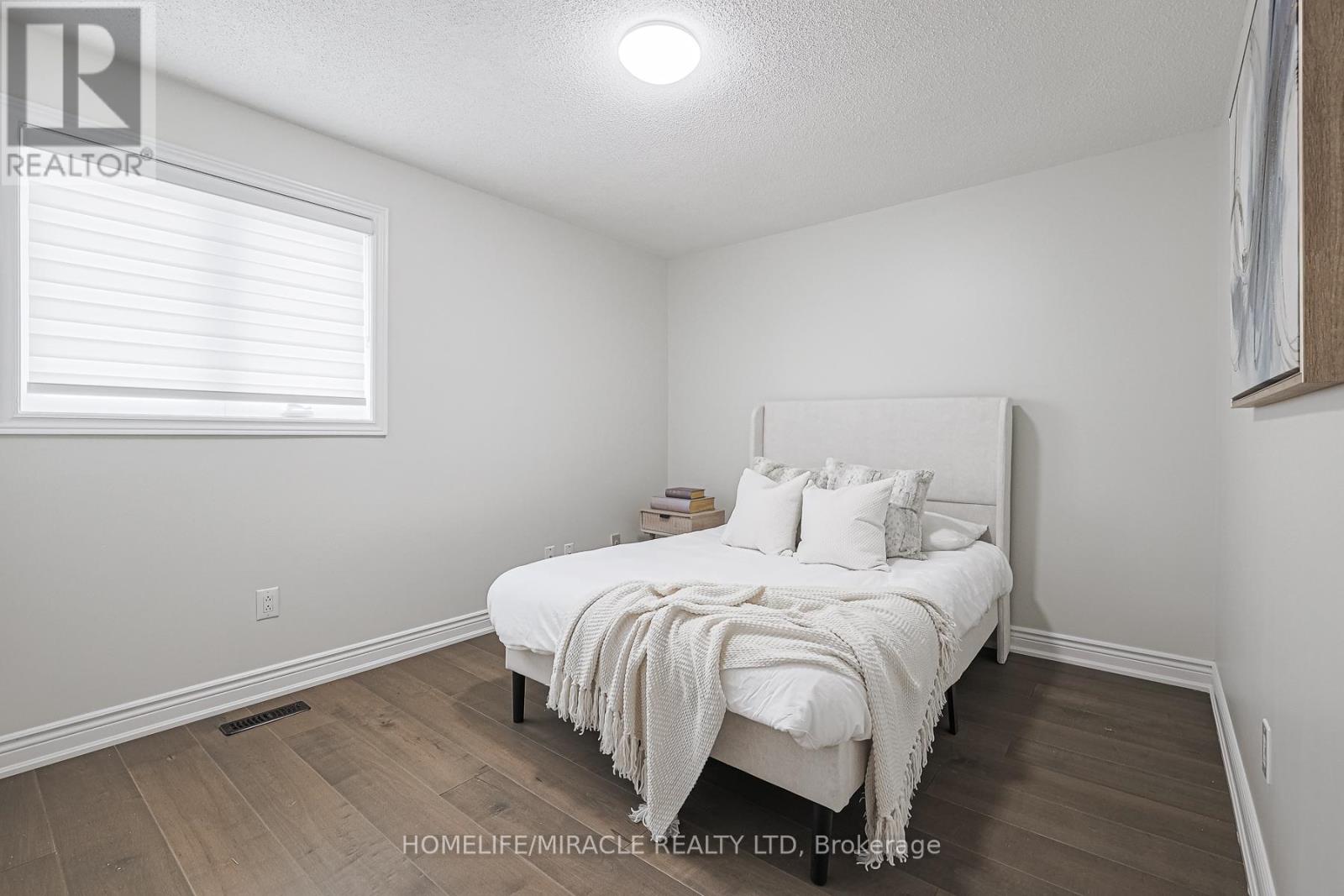 3 Hawkway Court, Brampton (Fletcher's West), Ontario  L6Y 4K7 - Photo 39 - W12212807