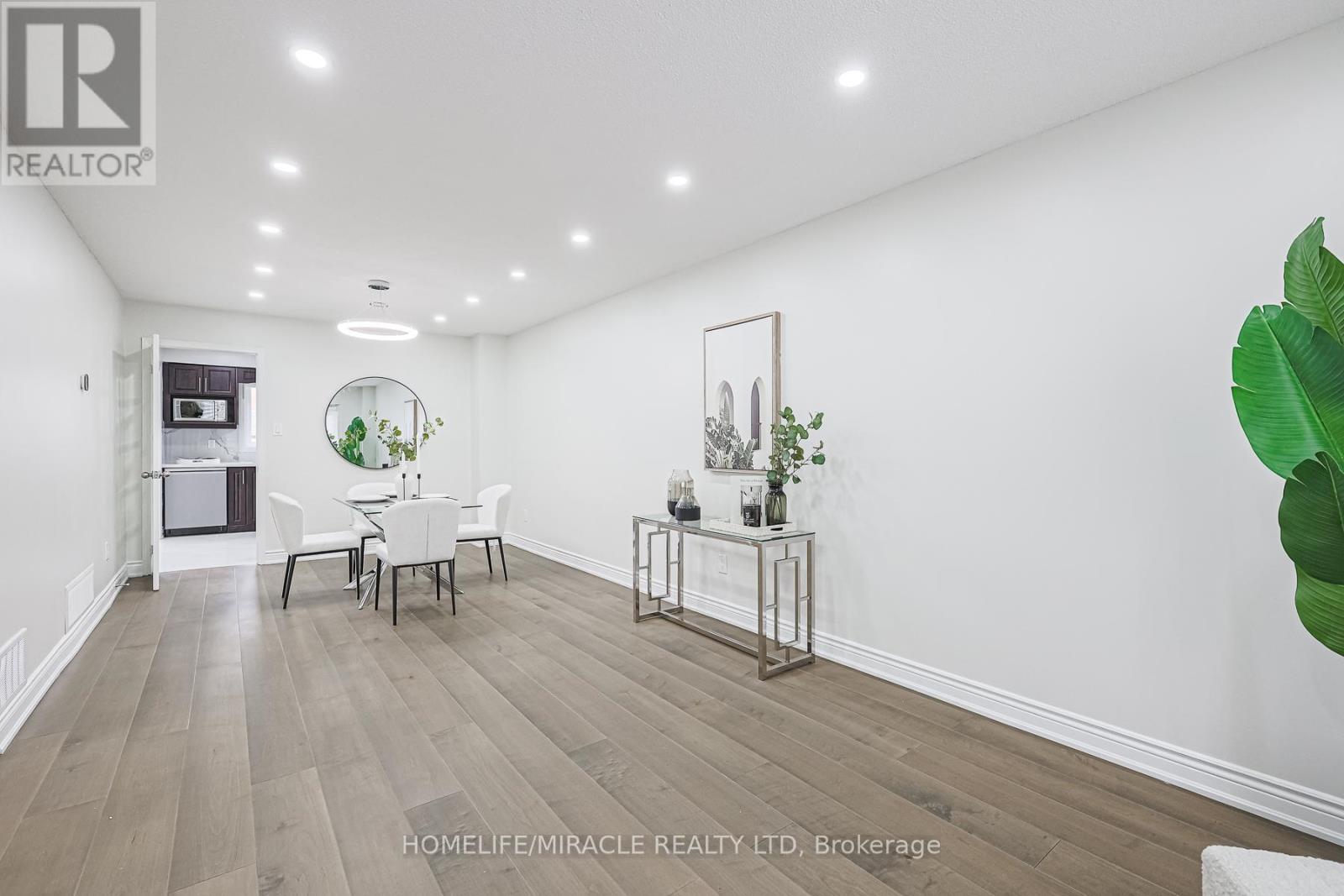3 Hawkway Court, Brampton (Fletcher's West), Ontario  L6Y 4K7 - Photo 10 - W12212807