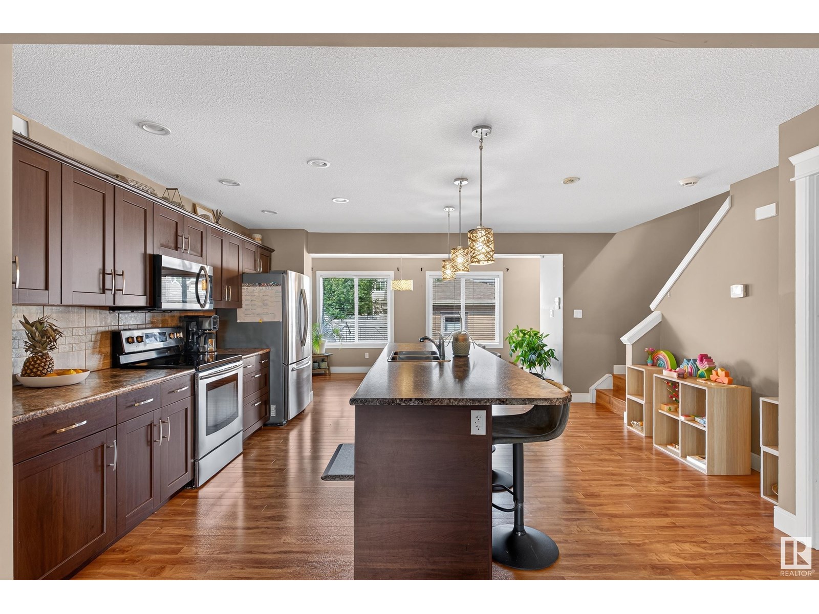 Property at 756 DECOTEAU WY NW image 5